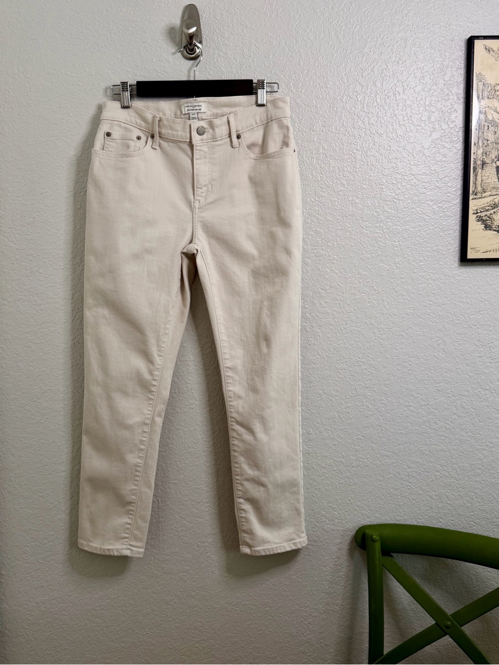Banana Republic Girlfriend Mid Rise Cream Jeans Size 28/6